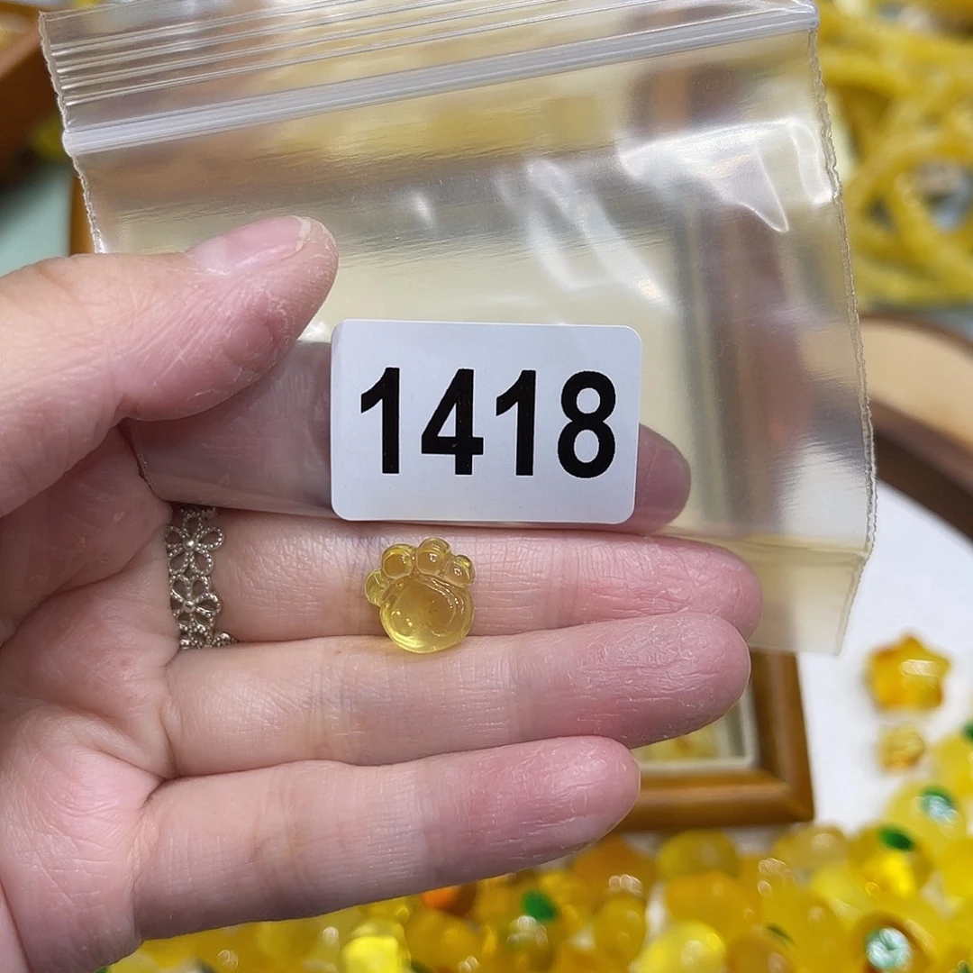 琥珀未镶嵌颈饰蜜蜡