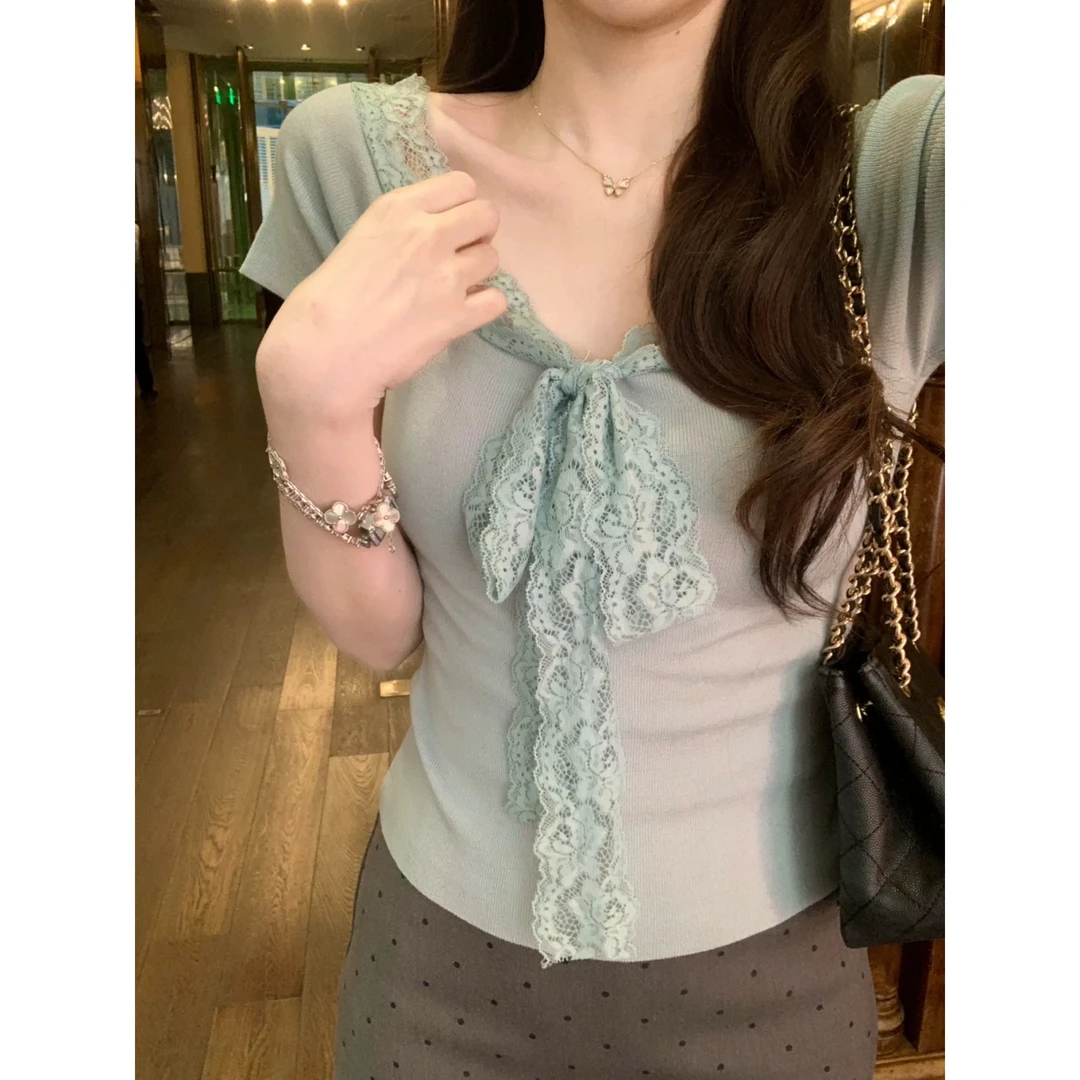 微胖mm夏日时尚简约蕾丝绑带设计感短袖v领显白显瘦气质T恤05016