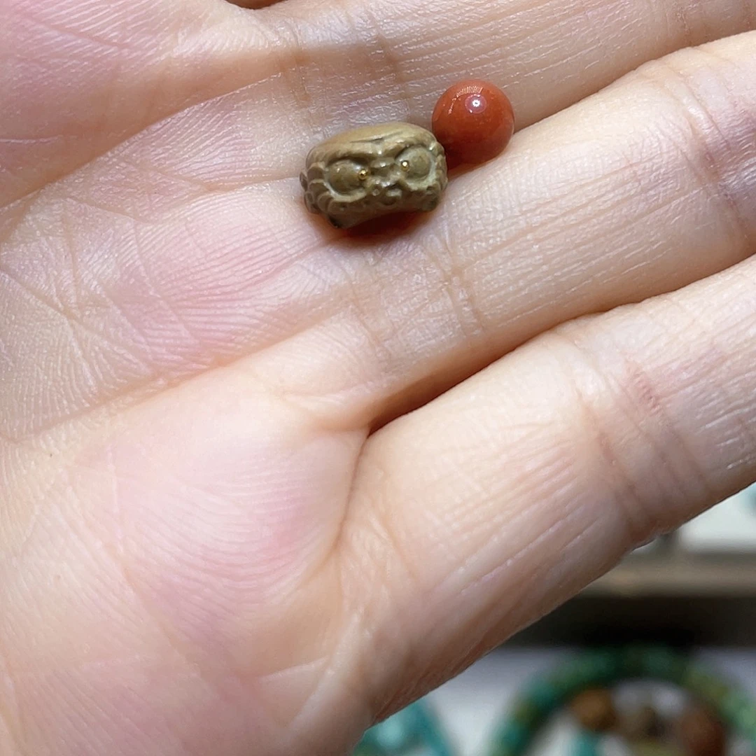 南红玛瑙配饰未镶嵌
