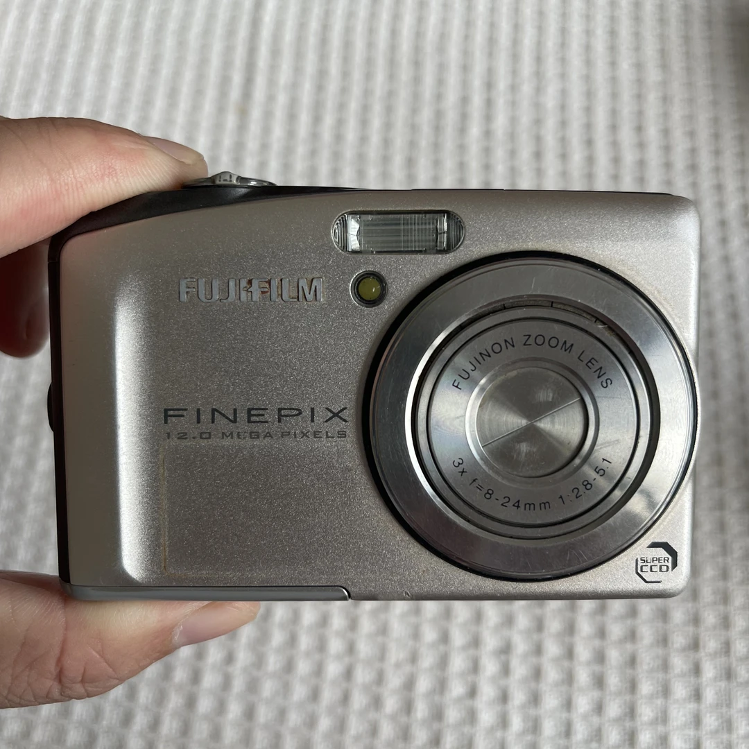 9新 Fujifilm/富士 F60fd 1200万像素 3倍变焦复古相机 屏幕有膜