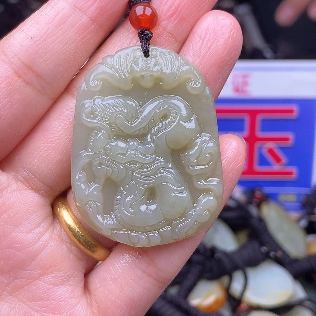 颈饰未镶嵌和田玉