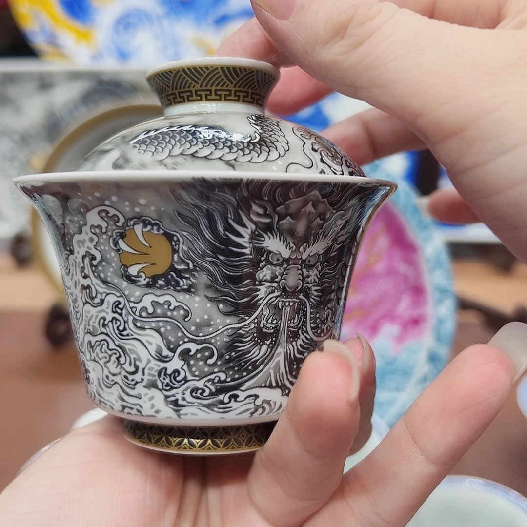 摆件A****t景德镇陶瓷艺术展在上海举办期间举行开幕