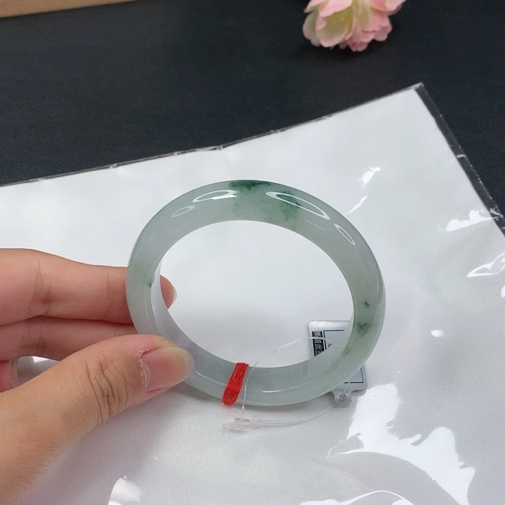 翡翠手镯未镶嵌5656575757