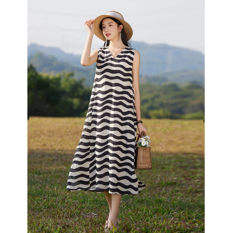 2025夏季新品苎麻条纹印花轻薄凉爽V领无袖双层连衣裙大码显瘦