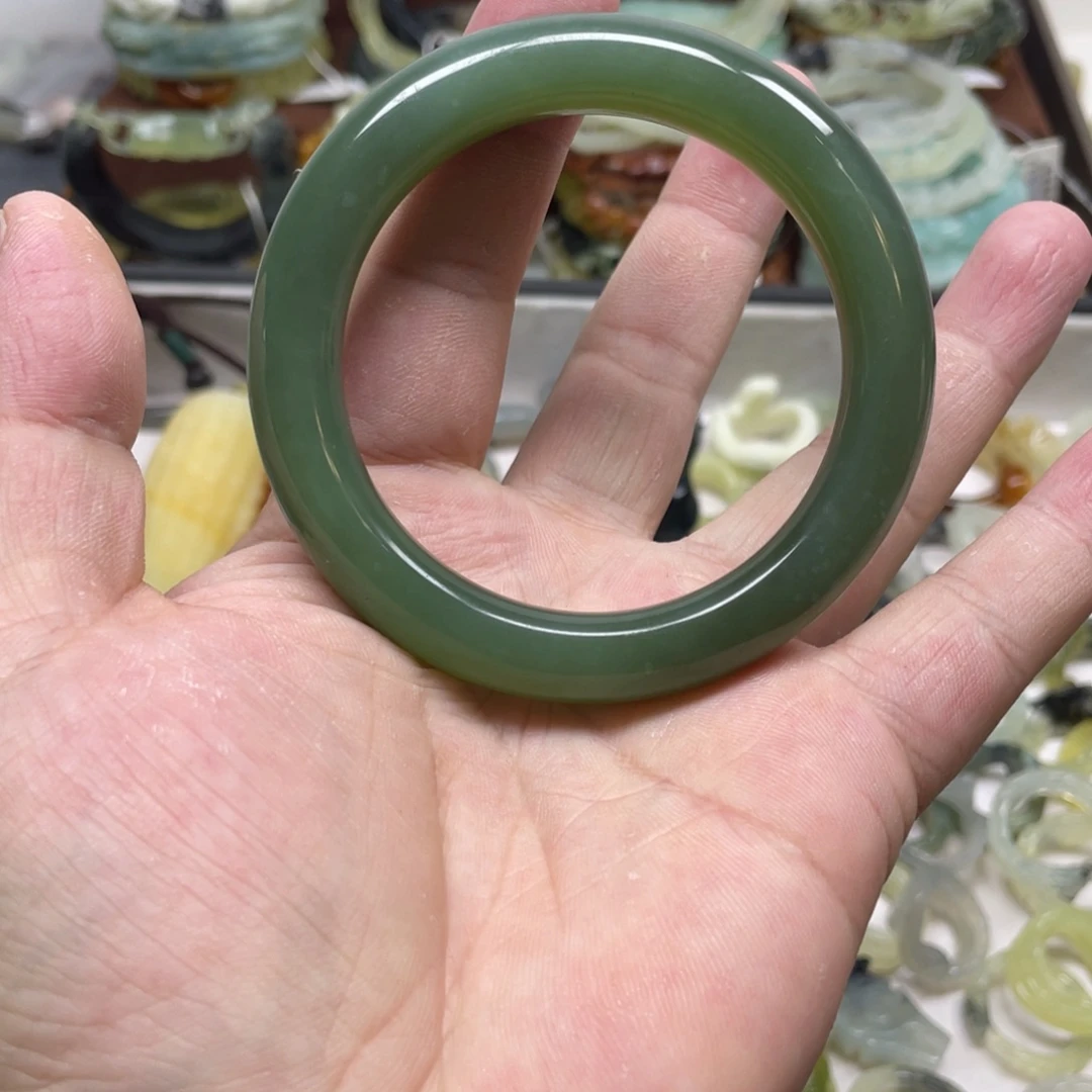 蛇纹石玉未镶嵌手镯