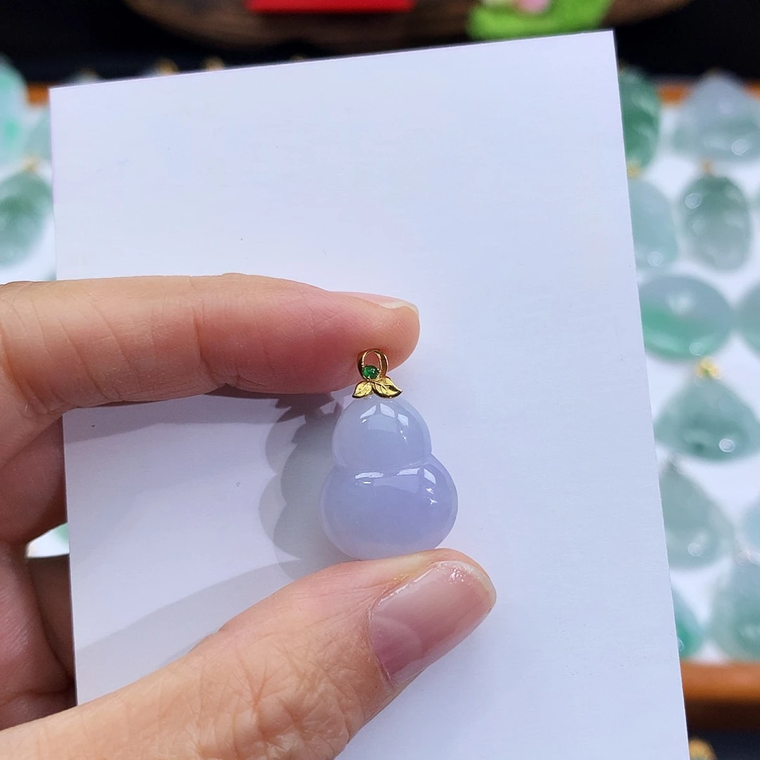 翡翠18K金镶嵌颈饰翡翠吊坠