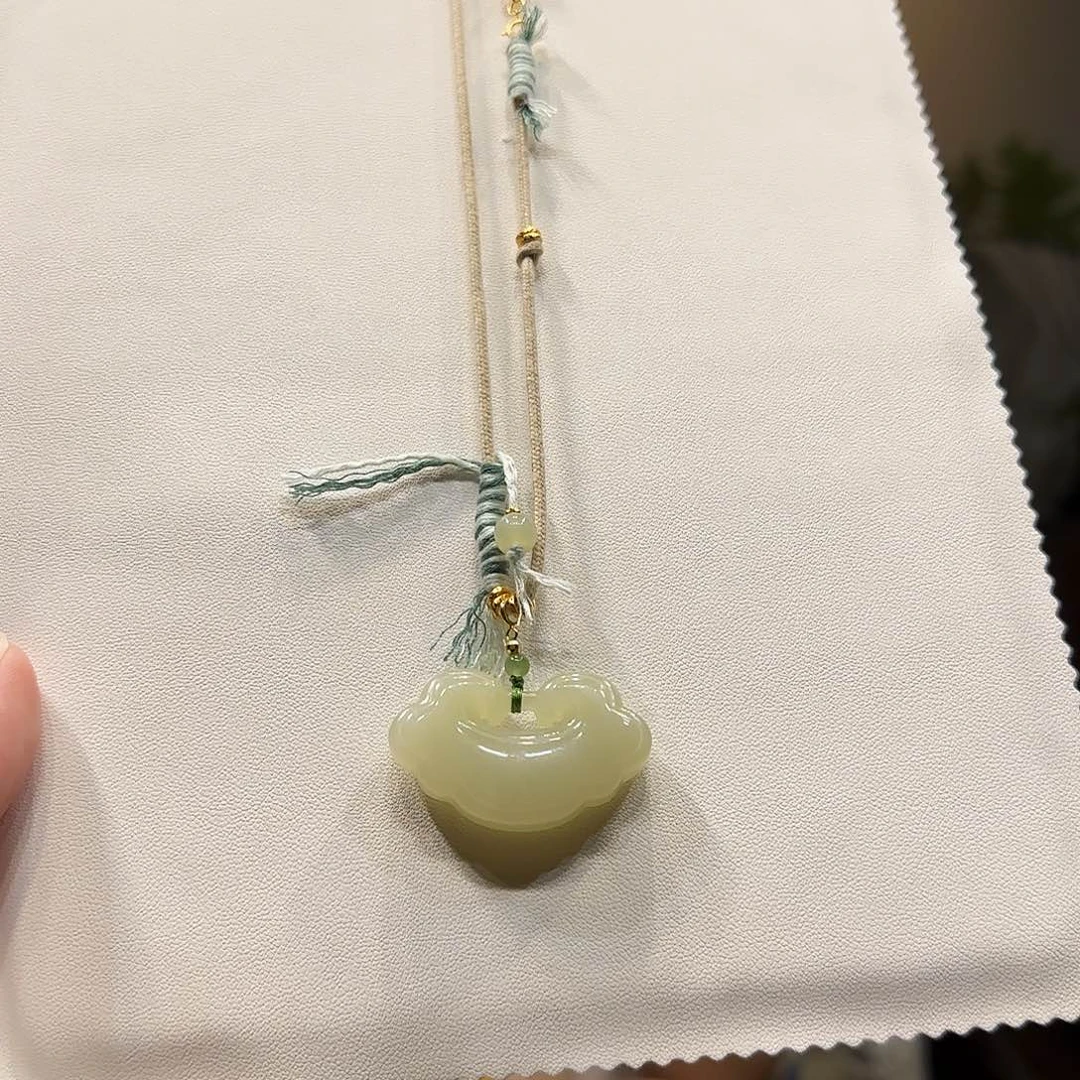 和田玉（青玉）未镶嵌项链晴水如意锁