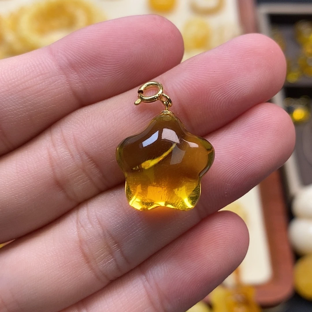 未镶嵌琥珀珠宝奇石