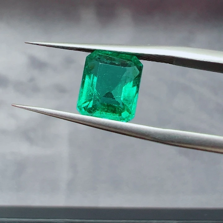 祖母绿裸石2.55ct 天然赞比亚祖母绿