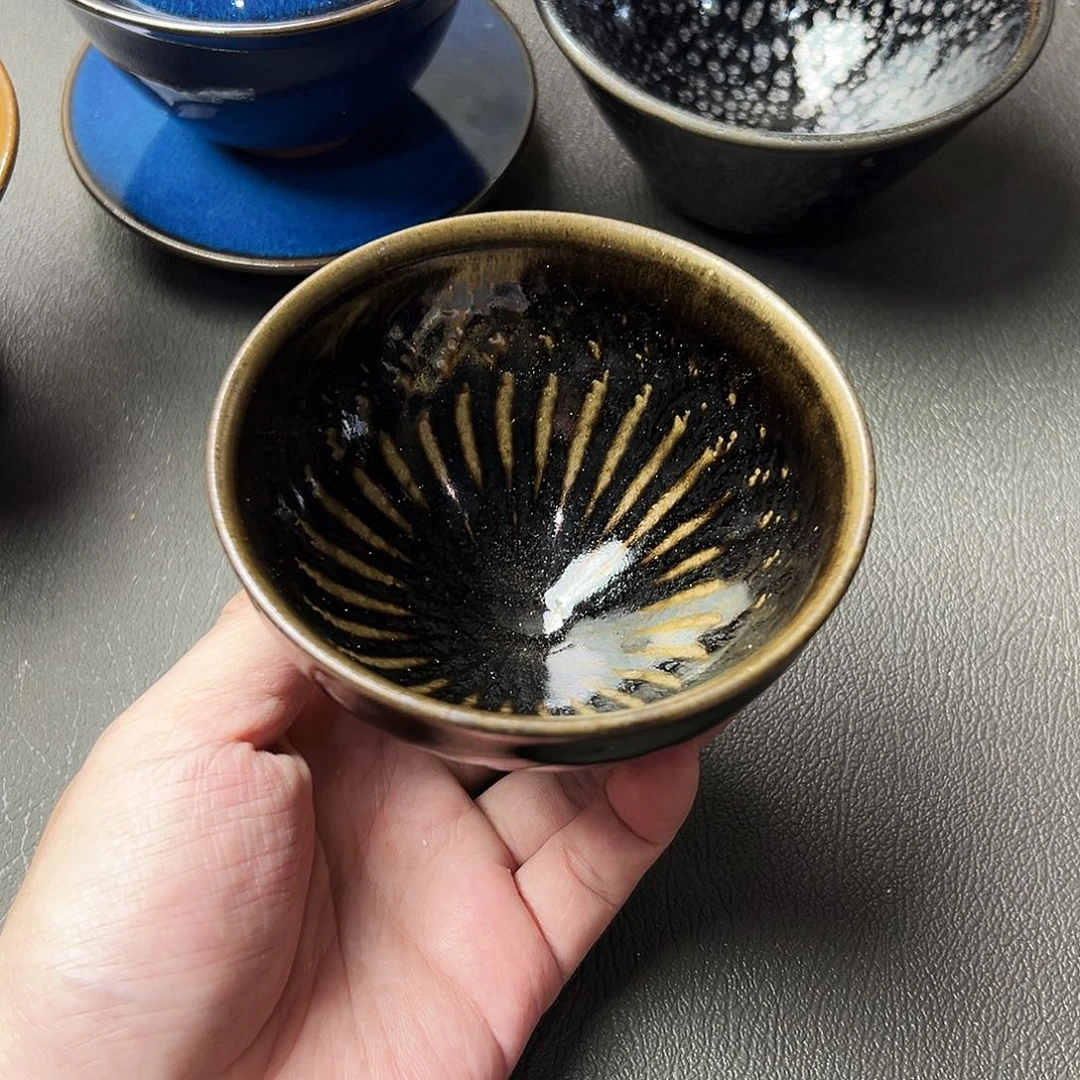 茶盏我在开会你忙什么啊亲