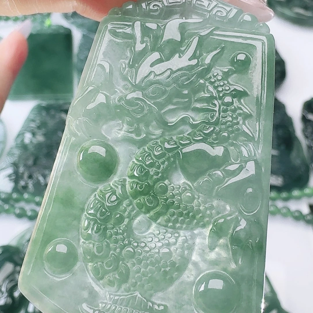 翡翠未镶嵌颈饰天然的A货翡翠多样性发其一