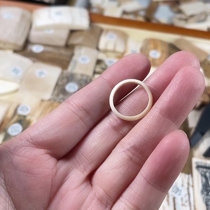 泥塑不打孔联系客服