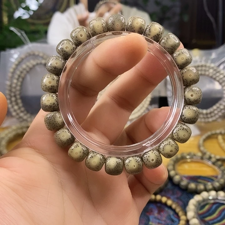 手串星月菩提帝绿
