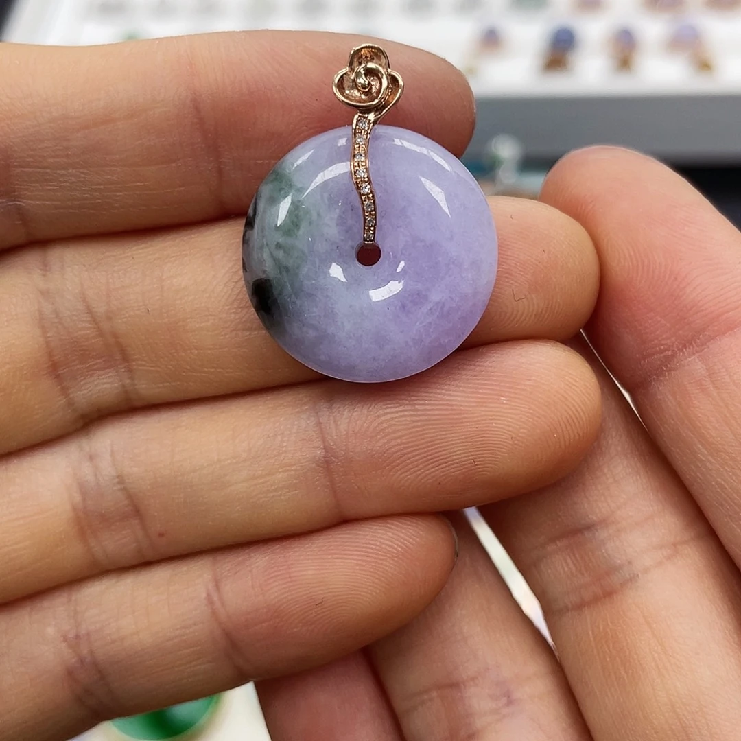 【闪购商品】颈饰18K金镶嵌翡翠