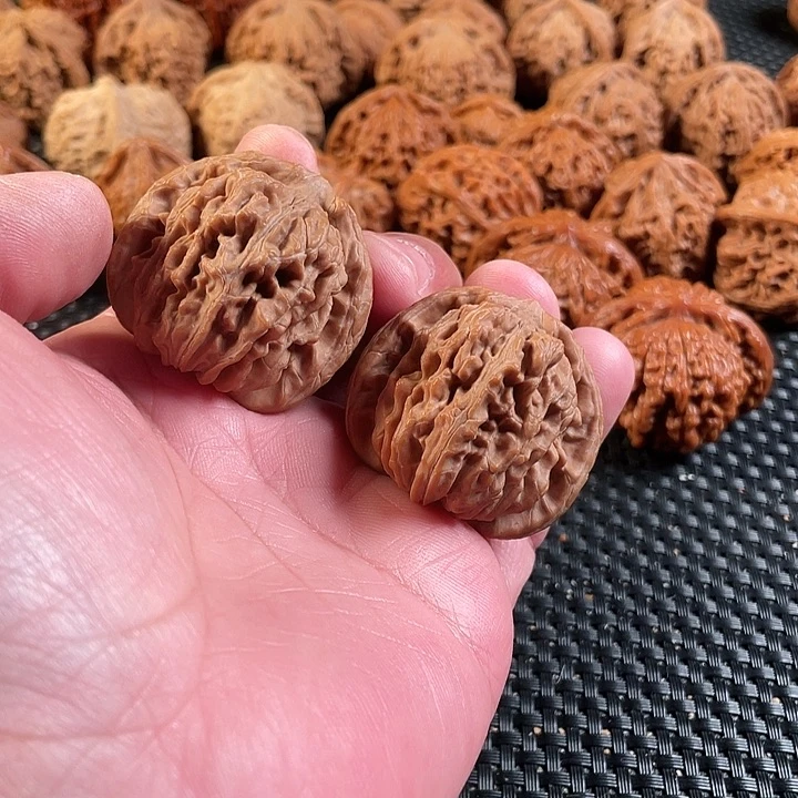 ***阳桃核把件四座楼41尺全品