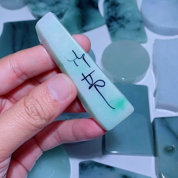 未镶嵌定制翡翠?***玲翡翠首饰