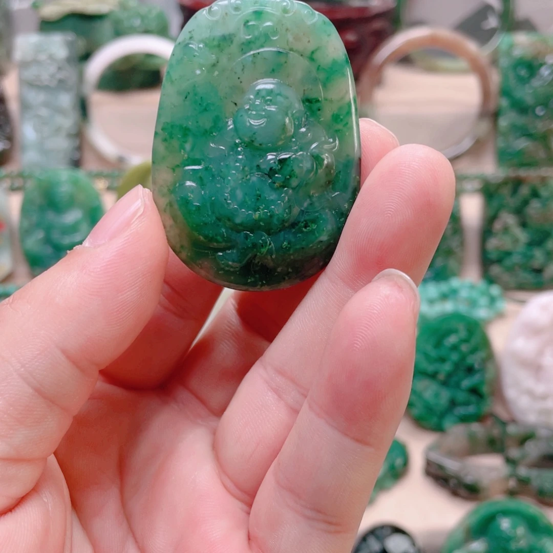 独山玉未镶嵌颈饰