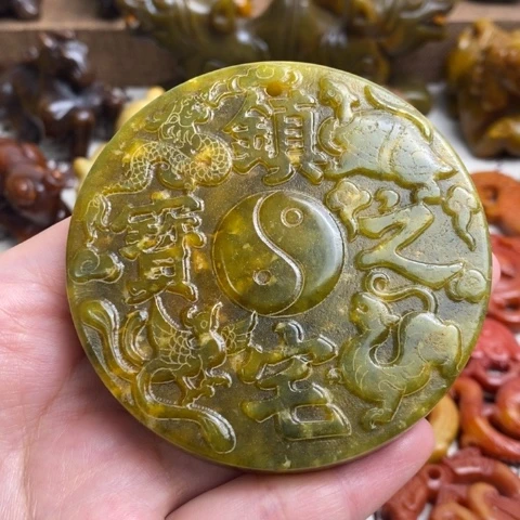 未镶嵌蛇纹石玉颈饰81