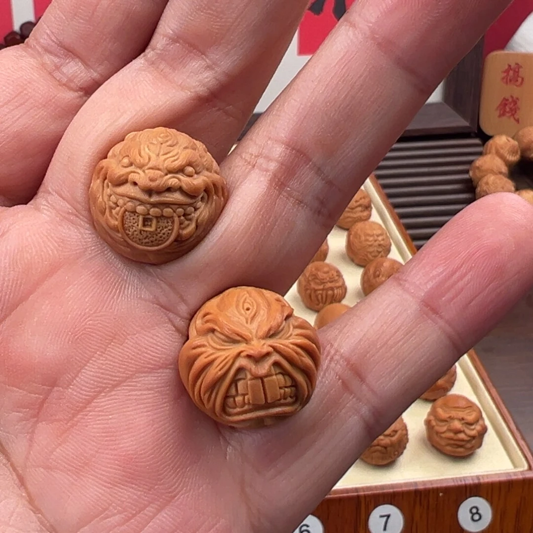 李***皮核桃吊坠金币恶僧大板牙恶僧