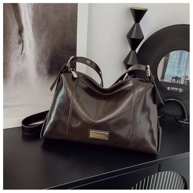 新款复古轻奢大容量托特包时尚百搭单肩腋下斜挎包小众通勤女包DZ