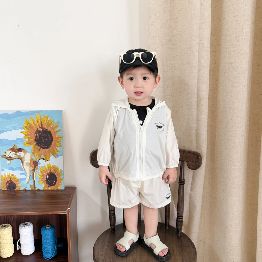 婴幼儿衣服夏季新款宝宝户外防晒套装轻薄透气短裤两件套