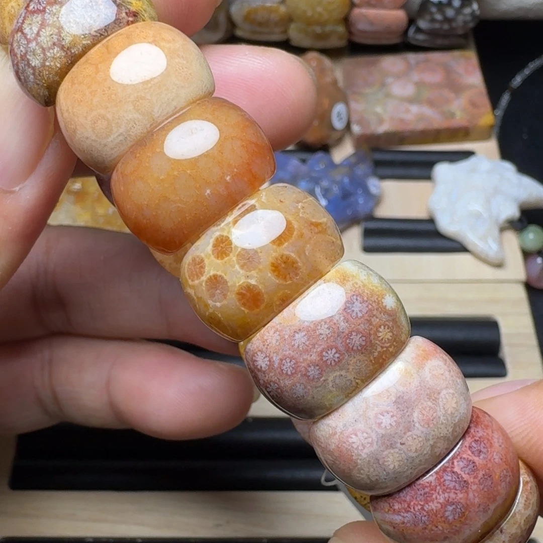 未镶嵌纯天然色有机玉石保真色硅化玉