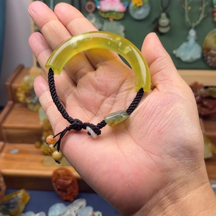 蛇纹石玉合金吊坠