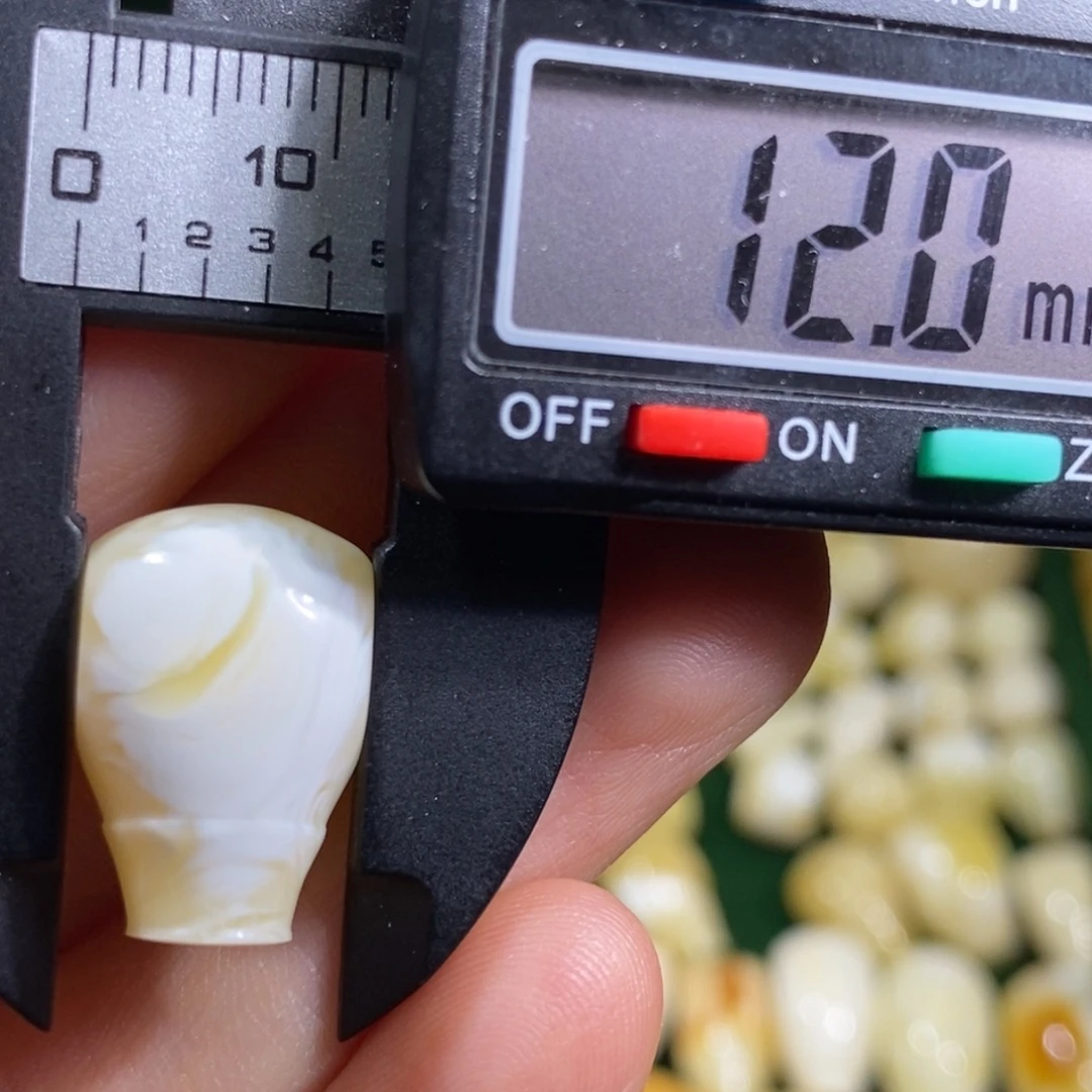 蜜蜡未镶嵌裸石配饰