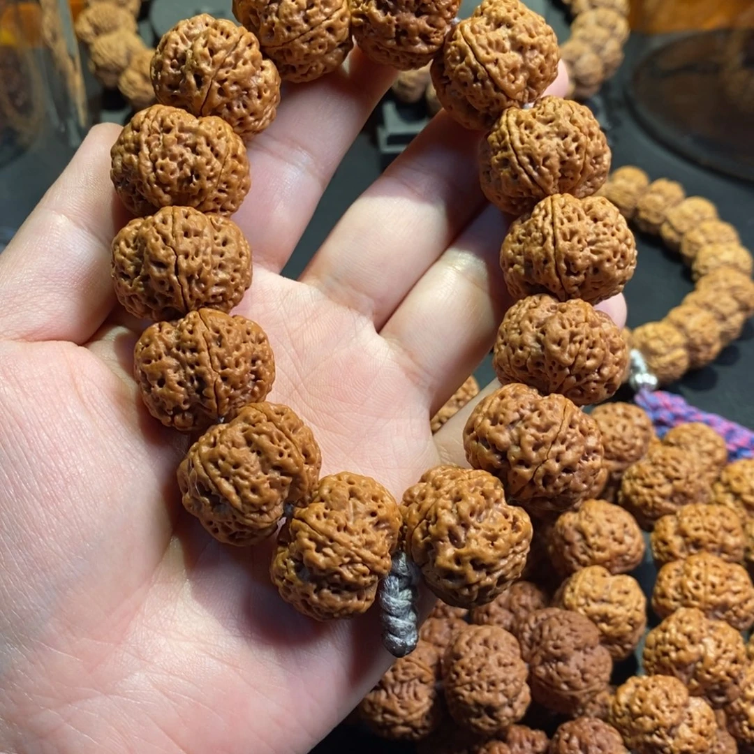 在***熊金刚菩提手串定制梁梅花