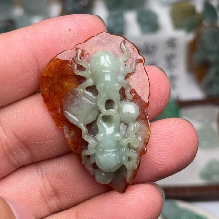 颈饰未镶嵌翡翠富甲一方