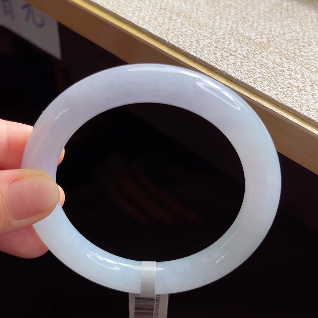 翡翠手镯未镶嵌手镯