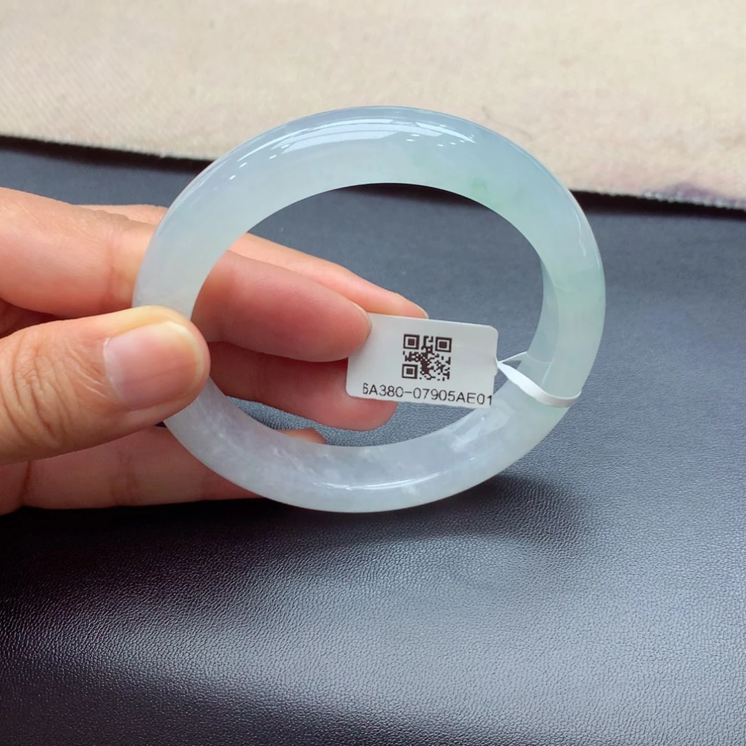 翡翠手镯未镶嵌缅甸翡翠手镯