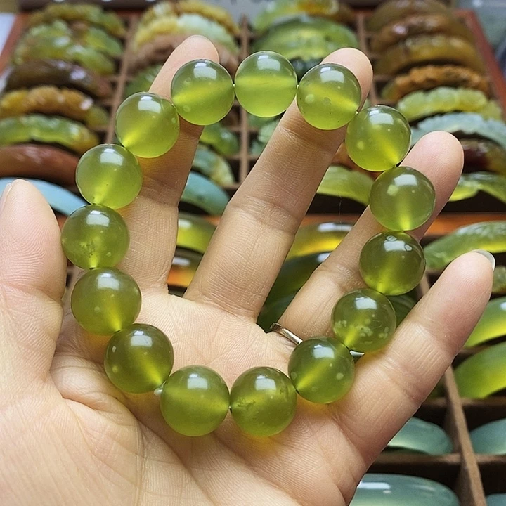 未镶嵌蛇纹石玉手链