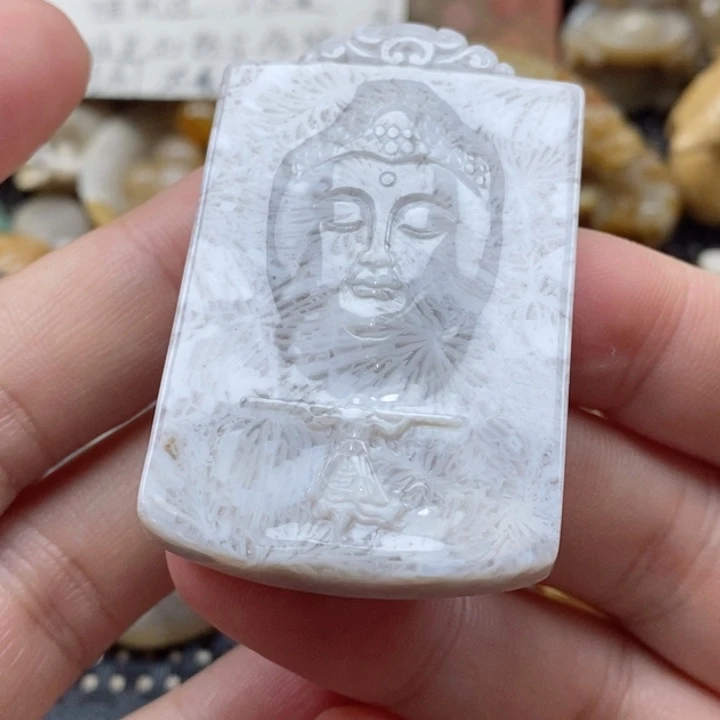 石英质玉颈饰未镶嵌