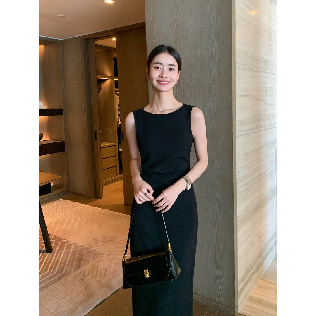 高定黑色无袖褶皱收腰连衣裙女2025夏季新款法式圆领中长款裙子