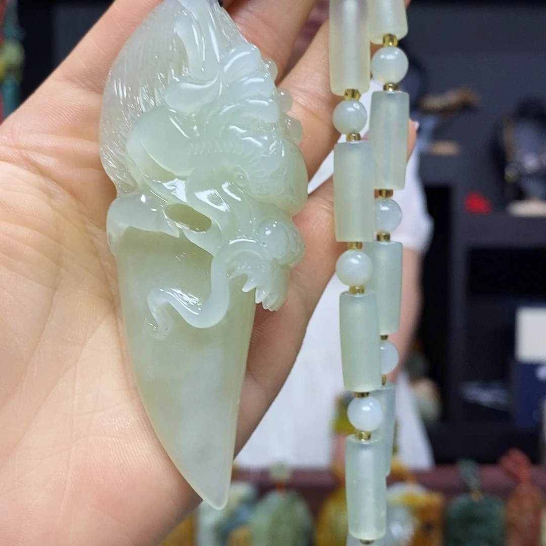 岫玉未镶嵌挂件吊坠