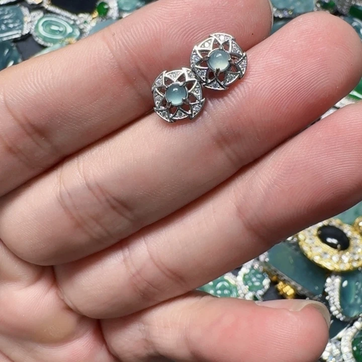 翡翠未镶嵌颈饰天然A货翡翠放漏