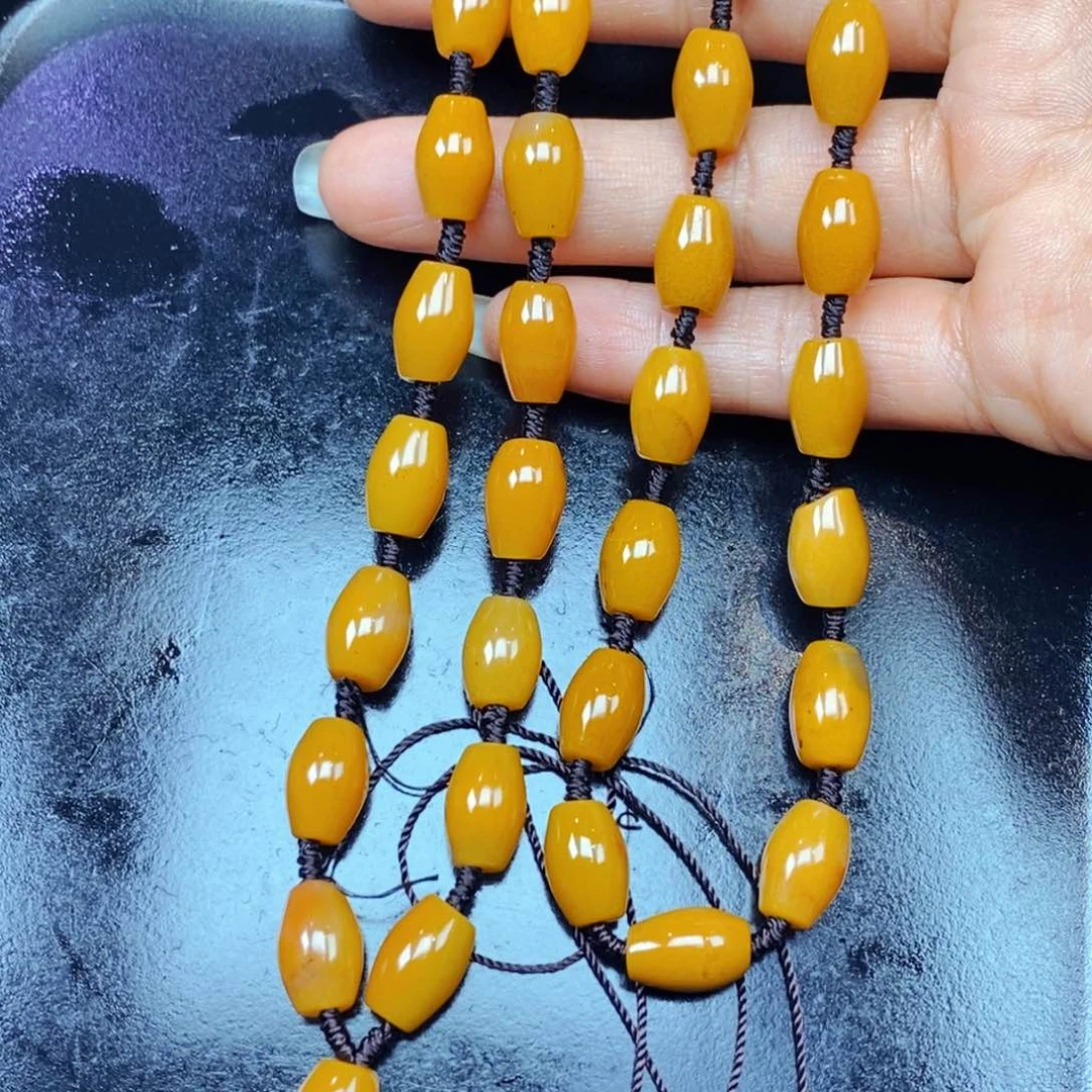 石英质玉（黄龙玉）未镶嵌颈饰