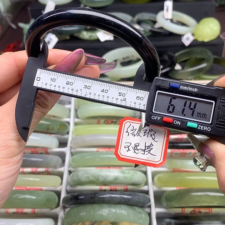 蛇纹石玉手镯未镶嵌白**龙2122