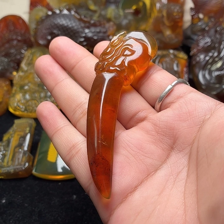 琥珀未镶嵌颈饰67