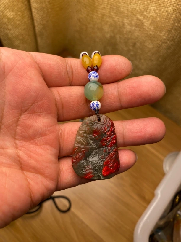 昌化牛角冻鸡血石挂件