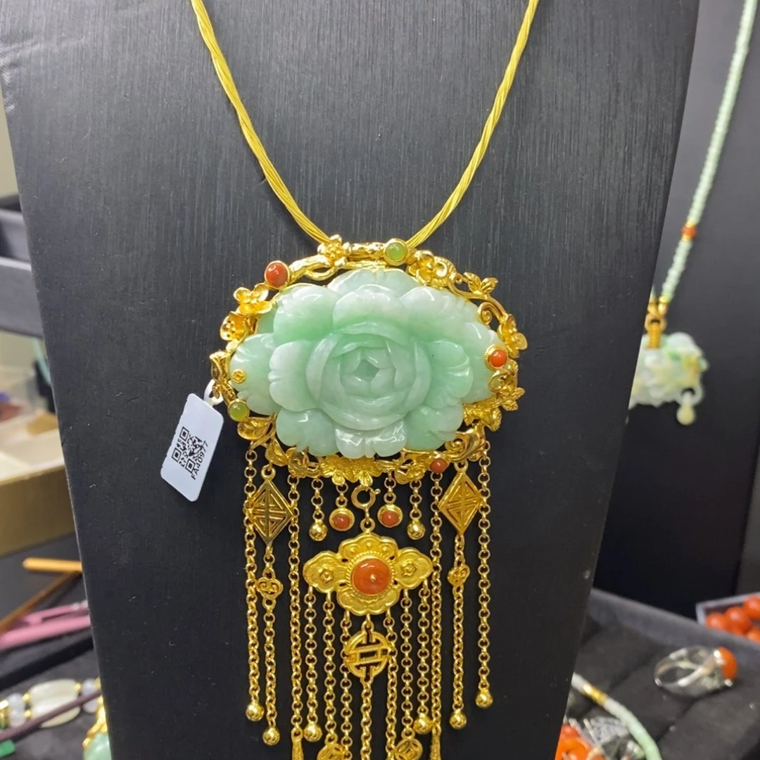 颈饰未镶嵌翡翠吊坠