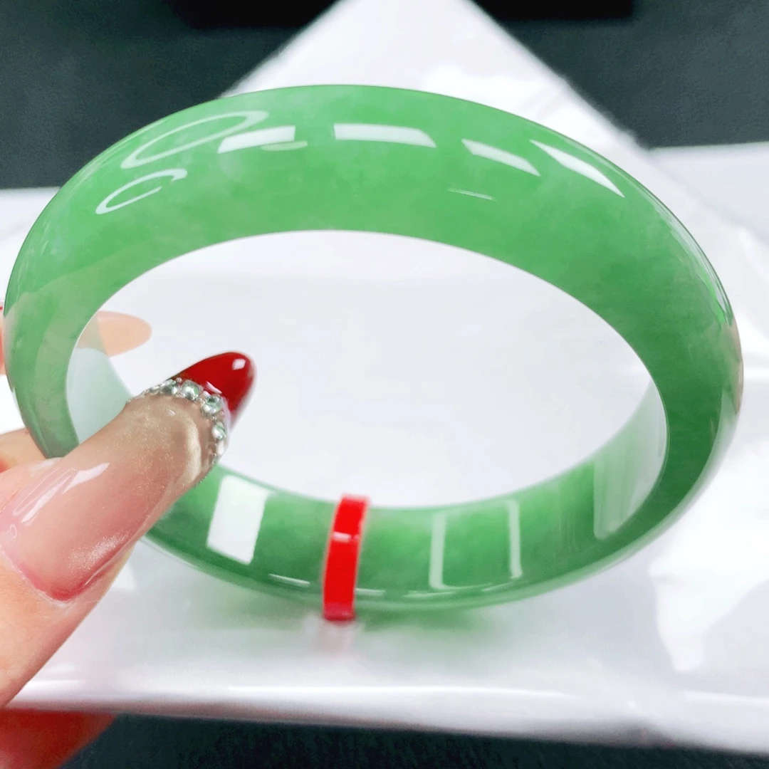 翡翠未镶嵌手镯57