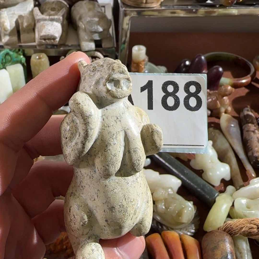 未镶嵌蛇纹石玉颈饰