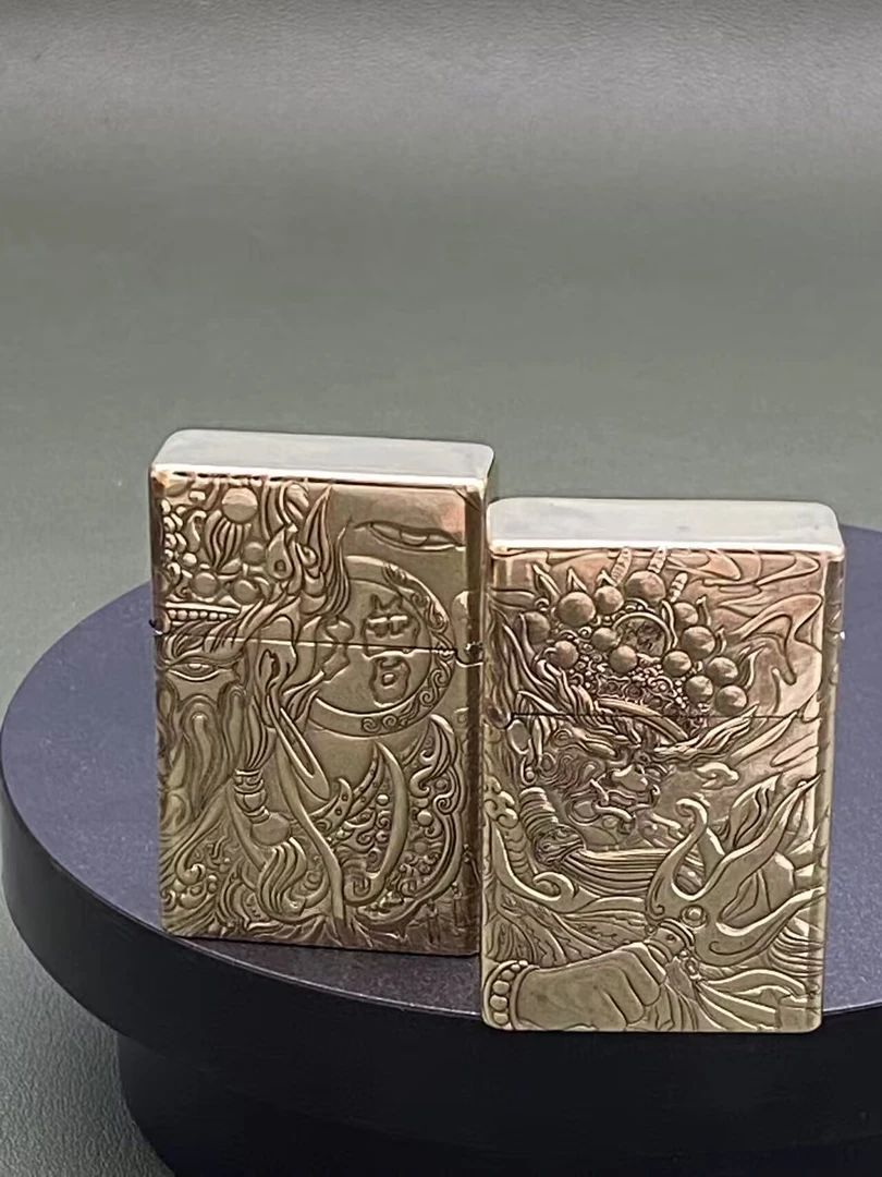 手工黄铜一体超薄典藏版防风打火机个性老式复古机械设计盔甲机