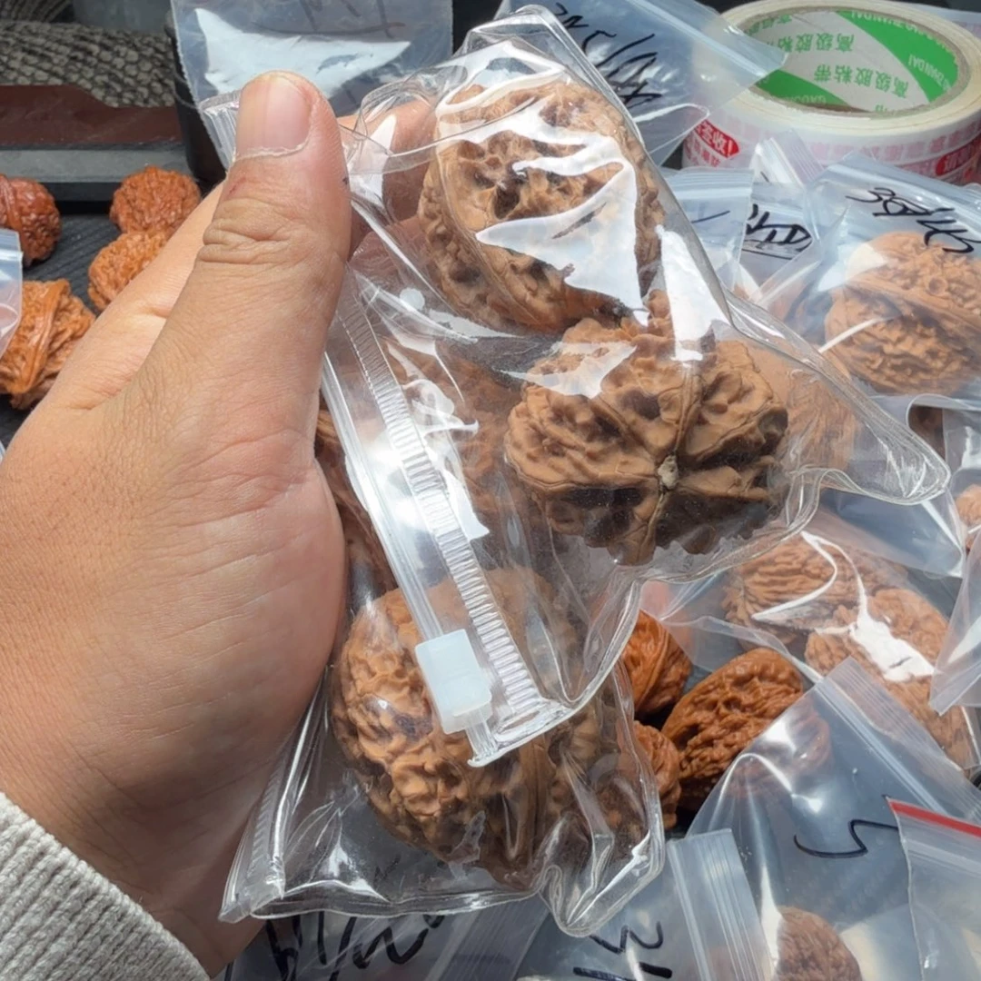 吊坠桃核牡丹纹福利