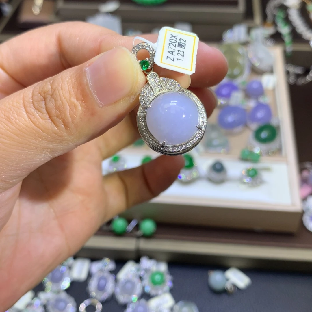 翡翠颈饰银S925镶嵌翡翠吊坠