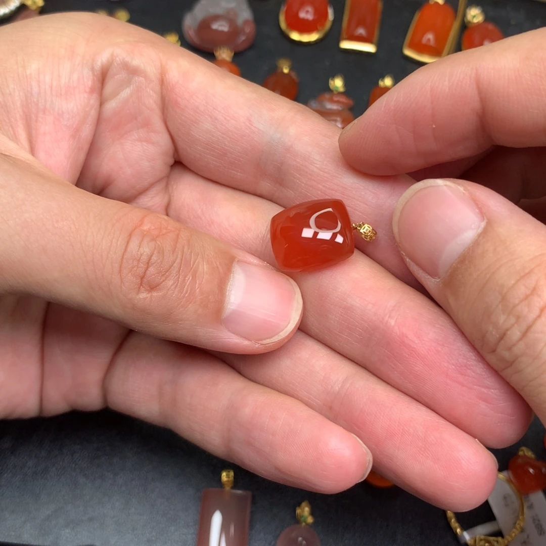 南红玛瑙未镶嵌颈饰