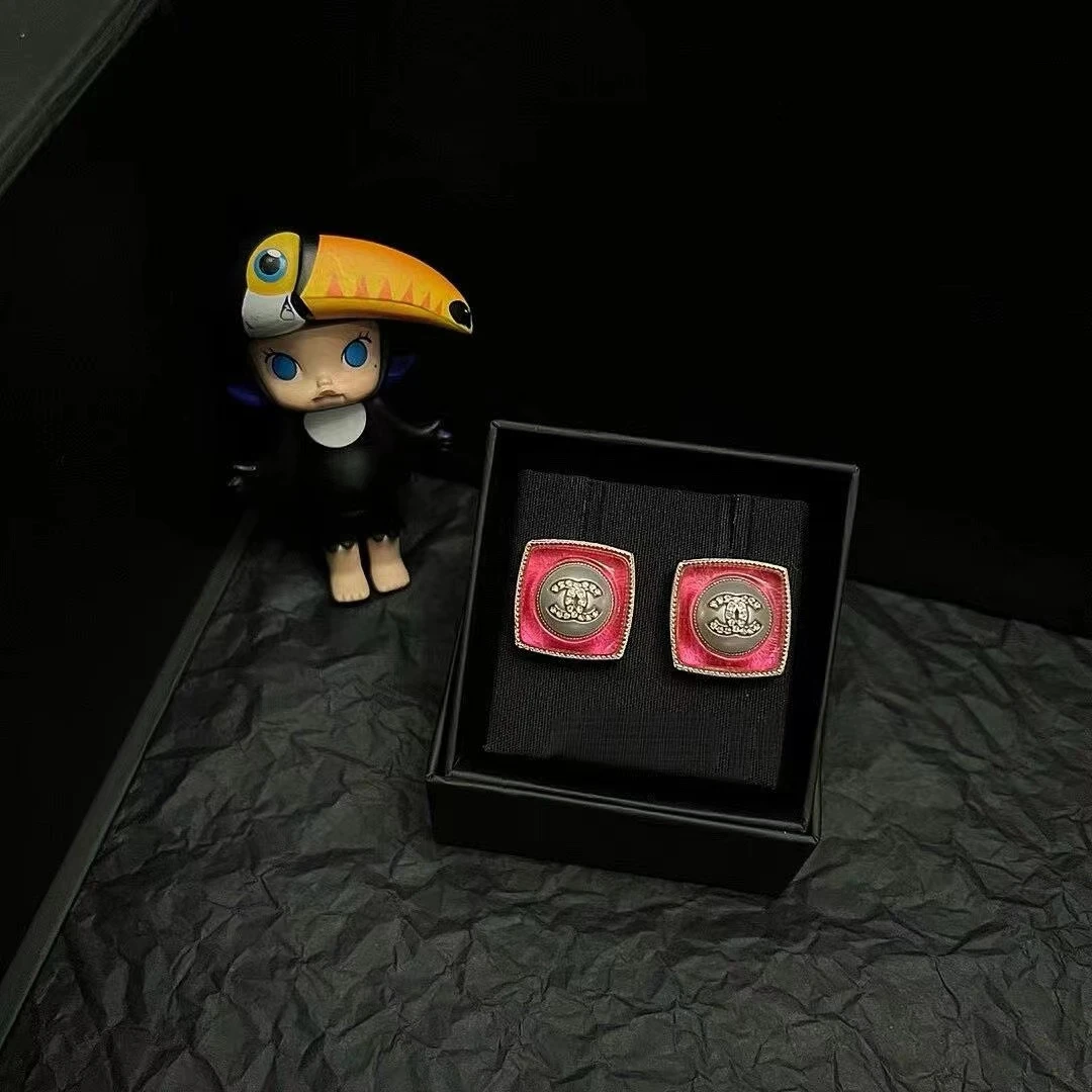 95新 Chanel/香奈儿 22c 粉色方糖珍珠耳钉   12766339