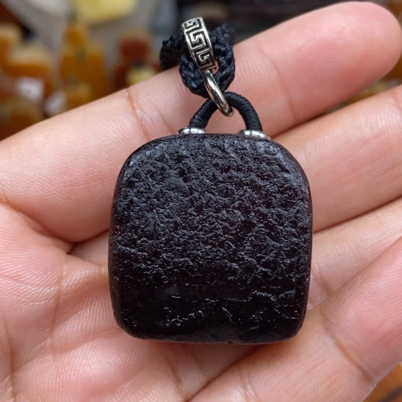 【闪购商品】琥珀颈饰未镶嵌